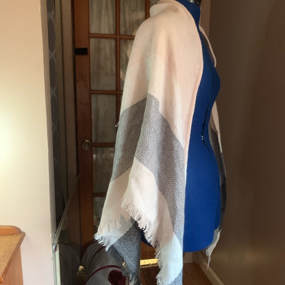 Pink and grey blanket scarf